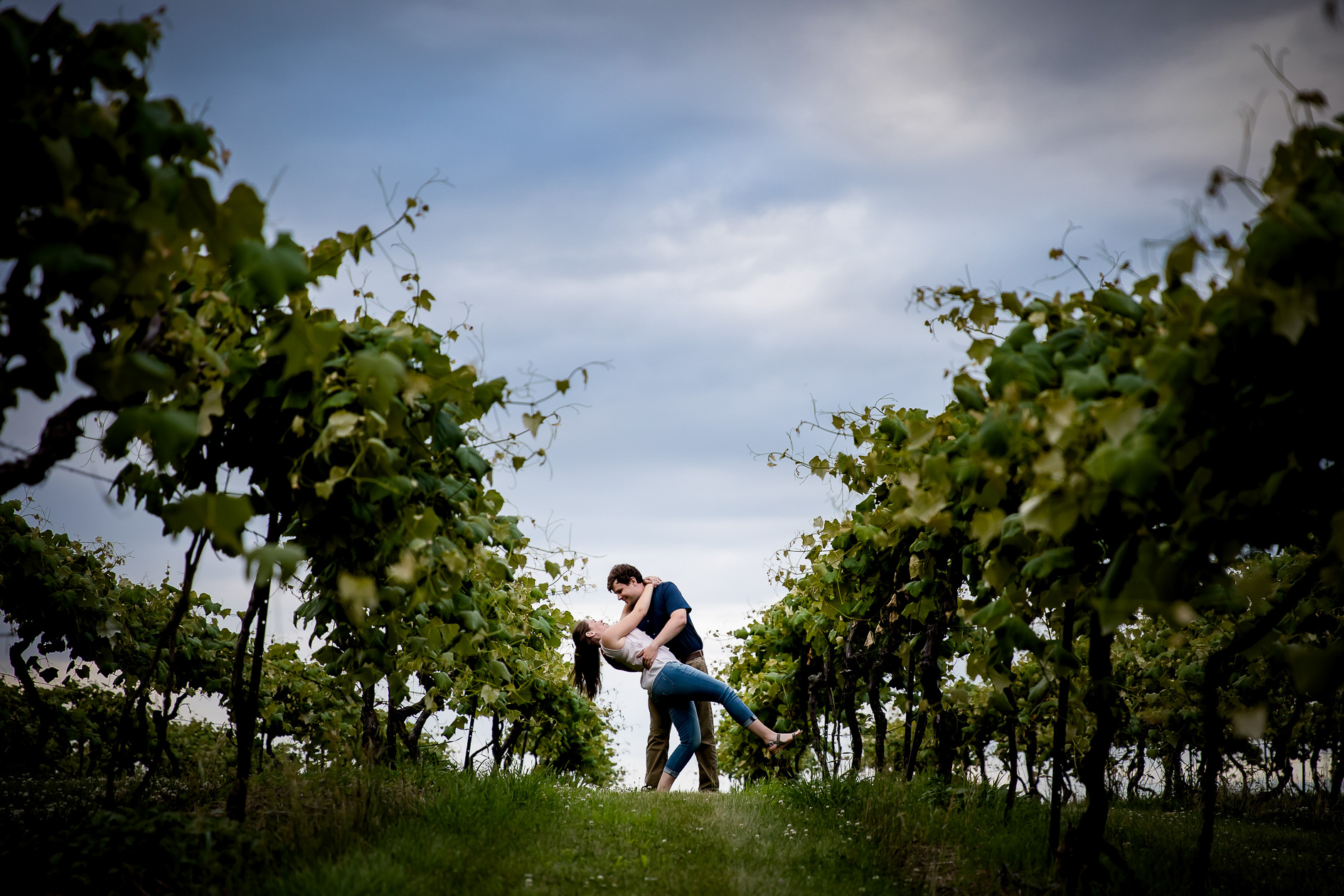 Quai du vin St Thomas engagement photography