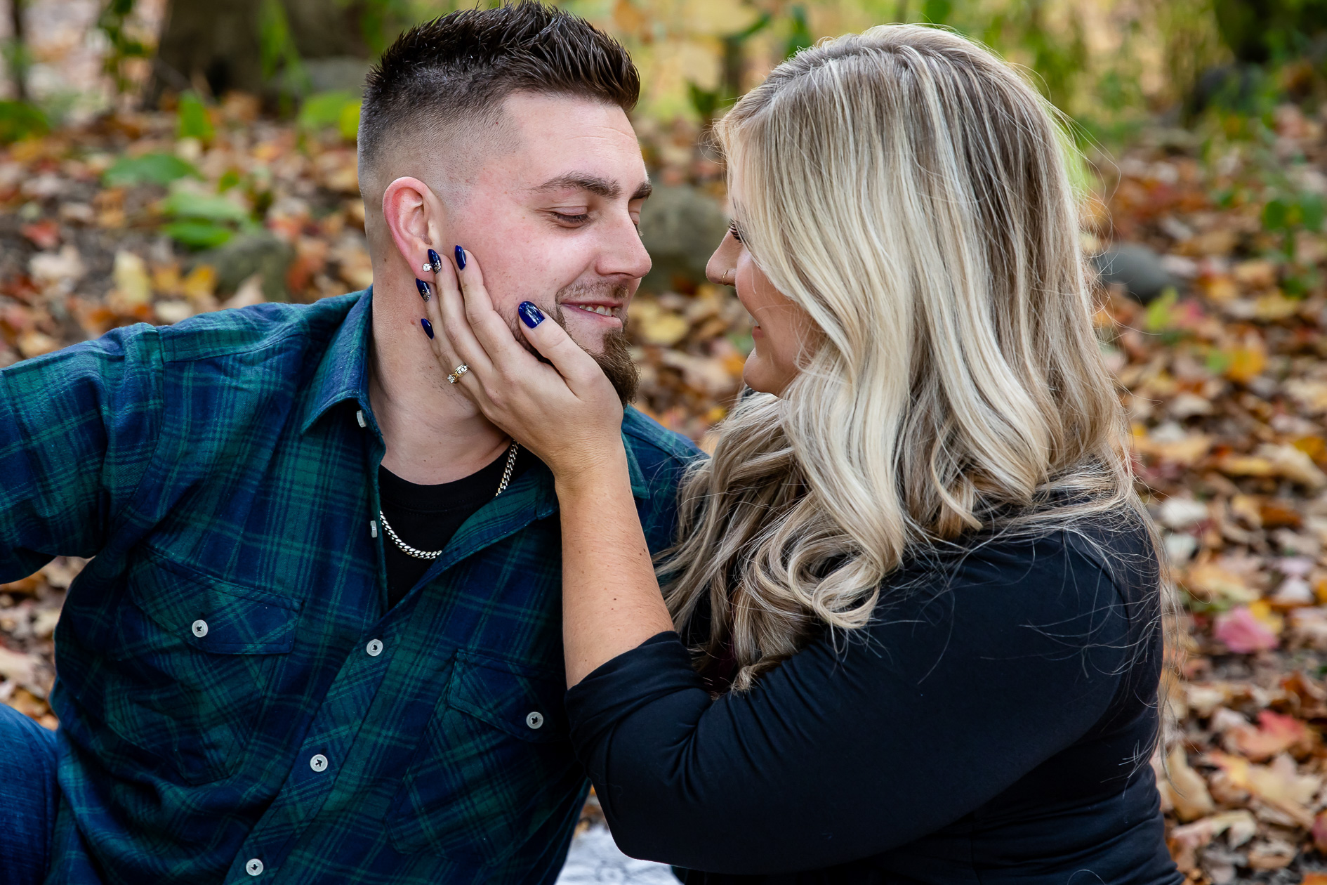 Fall engagement photographer Wonderland Gardens