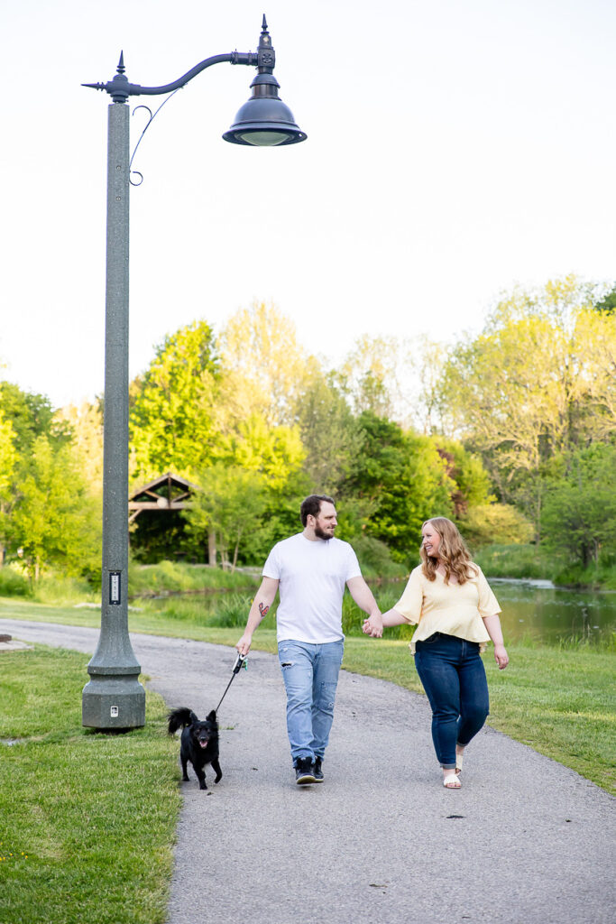 Engagement photos Thomas Ingersoll Scenic trail