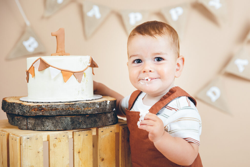 Best cake smash photographer London Ontario