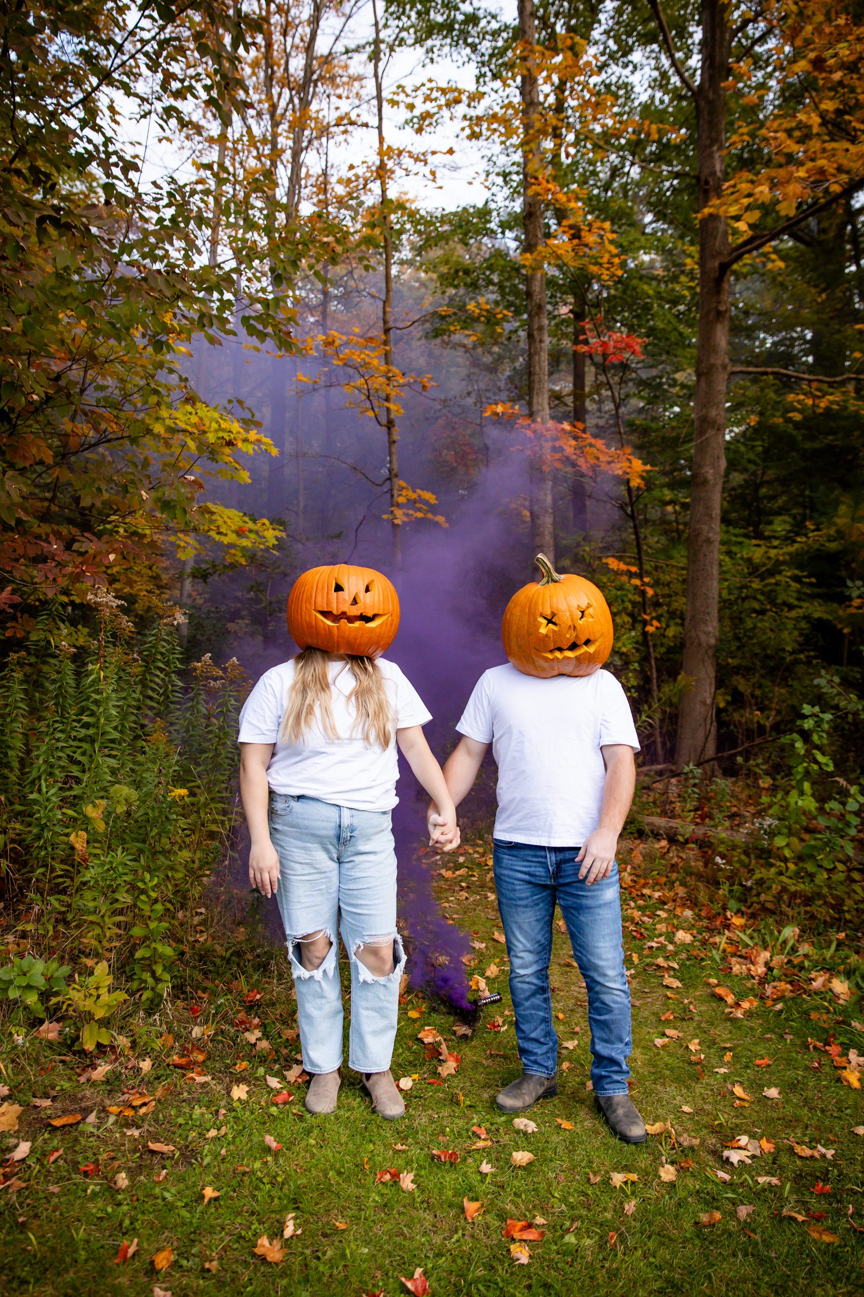 creative fall Engagement Photography London Ontario at wonderland gardens