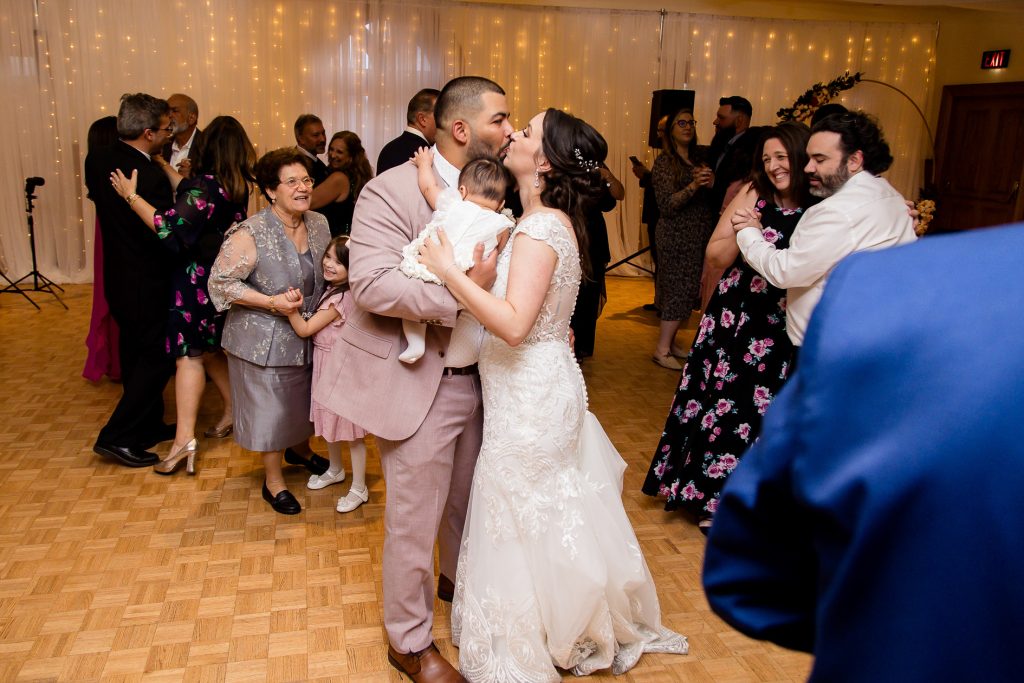 Old Court House London On Wedding Photos