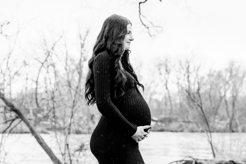 Pregnancy photographer London Ontario